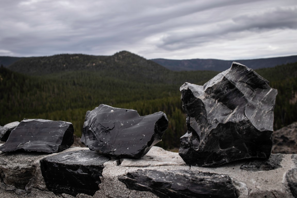 Obsidian Unveiled: A Quiz on Nature's Glassy Wonder